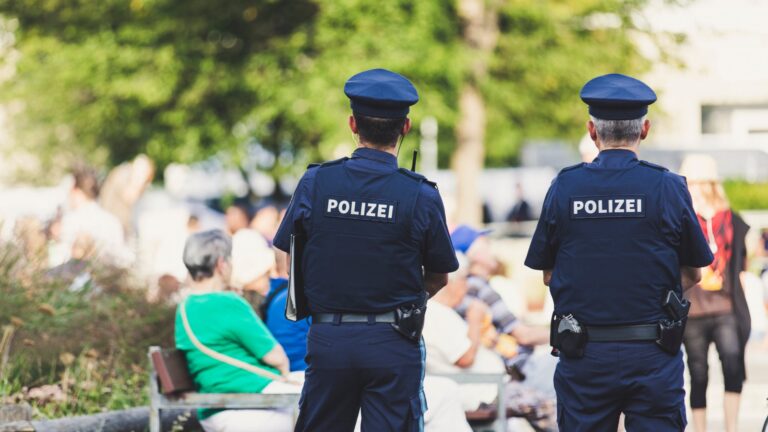 Ermittlungsakte von Polizei erhalten