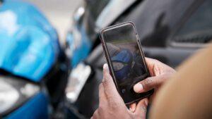 Versicherung über Unfall informieren